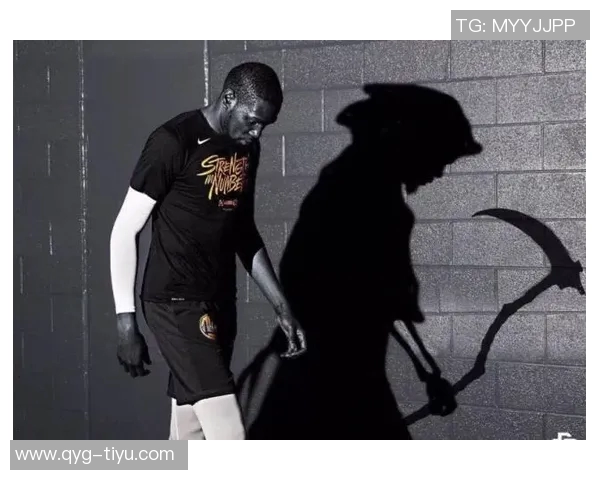 杜兰特雕像设计引发热议下半身雷霆上半身勇士一手篮网寓意深刻