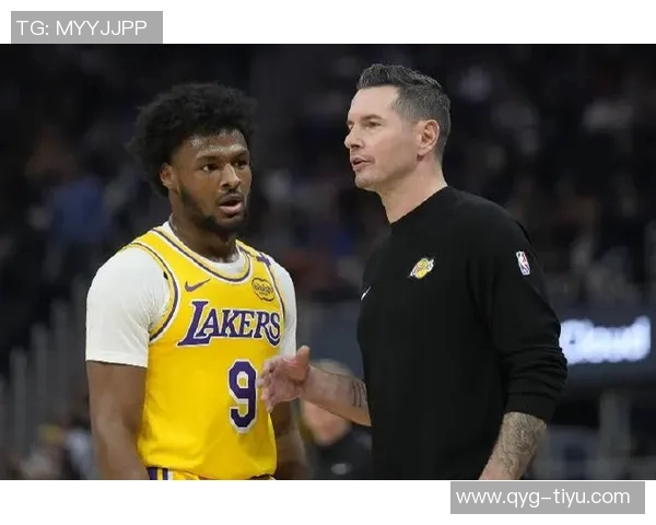 夸梅直言布朗尼一年无进步威少积极跑动更具价值